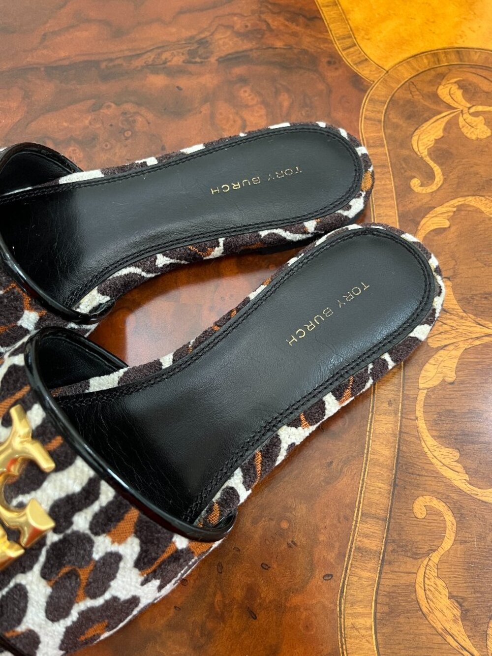 Tory Burch Eleanor Women's Leopard Print Velvet Sandals Slides 6.5 - Picture 2 of 7
